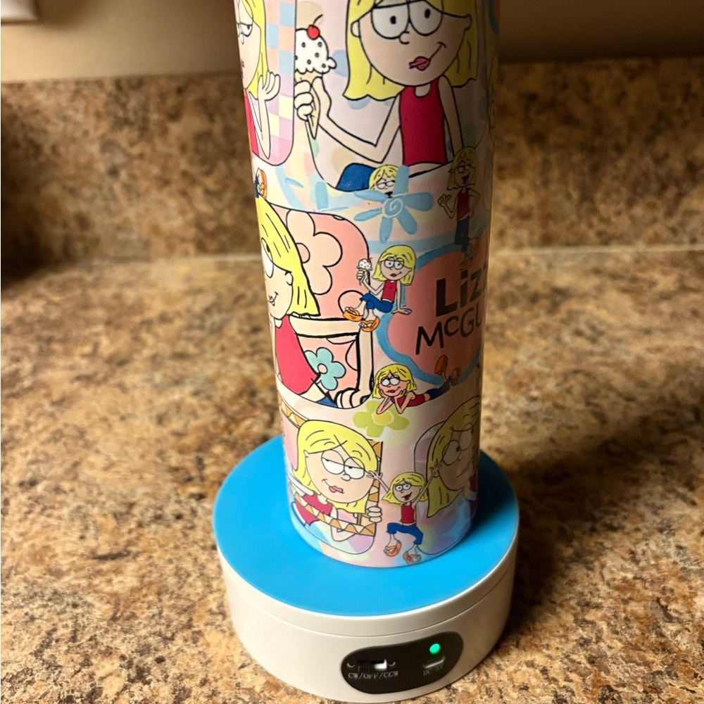 Lizzie McGuire Cartoon Tumbler, brand new, comes with straw and straw brush